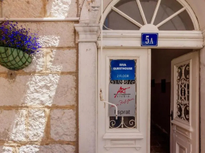 Riva Guesthouse