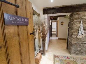 Shippenrill Croyde 6 Bedrooms, Sleeps 14, Hot Tub