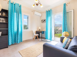 Spyrelia 4BD Villa with 2BD Guesthouse by Konnect, Private Pool & Outdoor Jacuzzi included