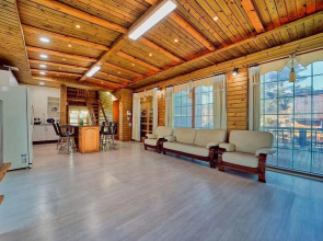 Gyeongju Hyu Plus Pension