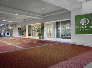 DoubleTree by Hilton at the Entrance to Universal Orlando