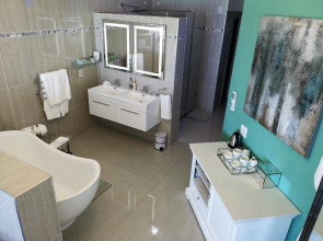 Misty Waves Boutique Hotel