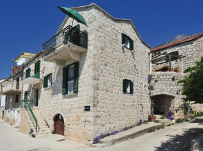 Beautiful Home in Brist With 2 Bedrooms and Wifi