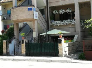 Karoski Apartments & Suites