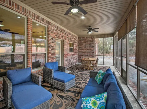 Spacious Golf Course Getaway in Hot Springs!