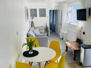 Waters Edge Holiday Home in Hayle, West Cornwall