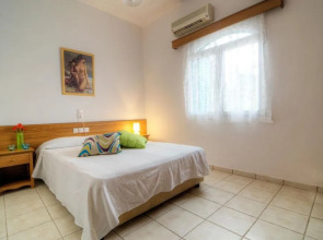 Elia & Tina Villa