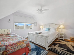⭐️The Lucky 7 Beach House⭐️Water view⭐️4 bedroom⭐️