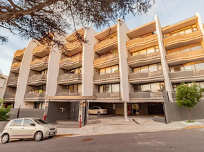 Modern Sea Point Apartment w Rooftop Deck 9 on S