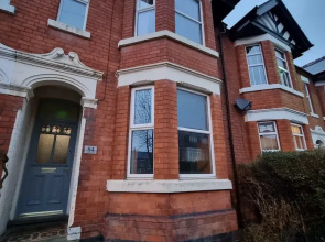 Spacious 4-bed House Great Location Coventry