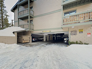 New Listing! Remodeled : 300 To Ski Shuttle 1 Bedroom Condo