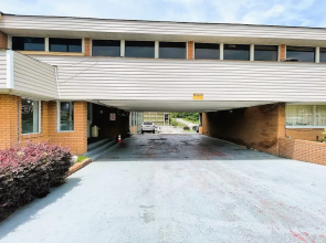 Palmetto Inn & Suites