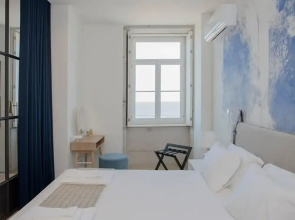 Liiiving in Porto Luxury Beachfront Apartment III
