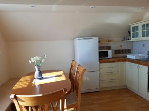 Vaznik Farm House Apartments