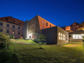 Maximilian Lifestyle Resort