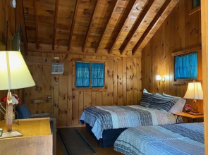 Amber Lantern Lake George Motel and Cottage Rentals