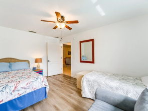 Pet-friendly Englewood Getaway Near Ocean!