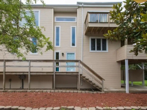 113 B 81st Street Cottage 3 Bedrooms 2 Bathrooms Cottage