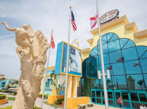 Cozy 4 Bedroom Home on Merritt Island