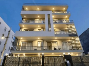 Penthouse W Jacuzzi Garden Extra Room Pets OK