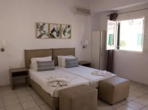 Stavros Beach Apartments