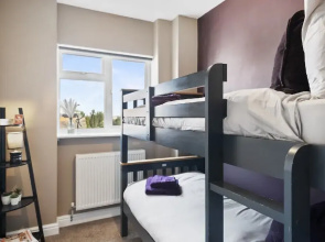 The Beacon, 2 bed Flat in Herne Bay With Parking