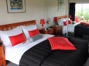 Maison De Rose Holiday Home