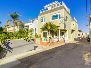 Little Pearl 2 Bedrooms 1 Bathroom Condo