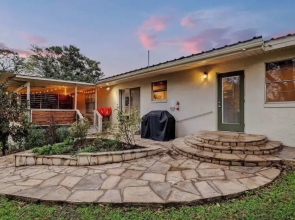 Luxury Lakefront Oasis With Boat Dock-firepit