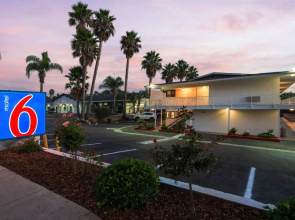 Motel 6 Santa Barbara, CA - State Street