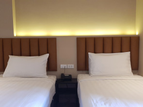 The Phoenix Hotel Bangkok