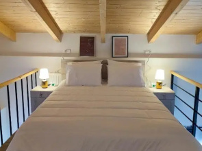 Freesia Loft Apartment