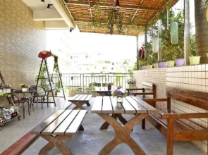 Yayi Hostel