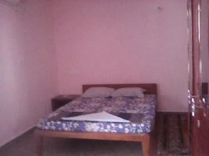 Aryans Guest House