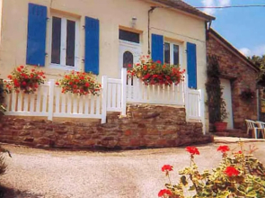 House With 2 Bedrooms in Chateaulin, With Wonderful Lake View, Furnish
