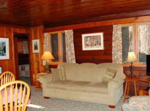RedAwning Cabin #8 Nugents Nest