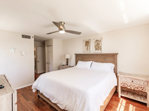 Uhost AI 3BR Condo Stunning Water Views
