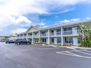 201 Little Harbor Inn