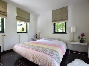 Posh Villa in Durbuy with Hot Tub, Whirlpool