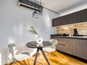 AR 218 Hotel by ULIV