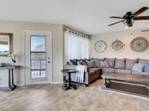 Pool & Dock Access: Lakefront Hot Springs Condo!
