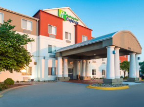 Holiday Inn Express Hotel & Suites Burlington by IHG