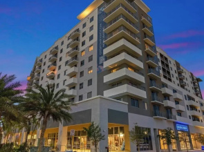 Landing Apartments - Pompano Beach