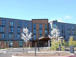 Cedartree Hotel Portland Hillsboro