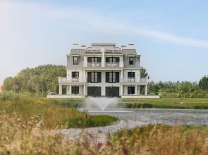 Modern Apartment 2 Bath Rooms, Close to Lake Veere