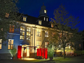 WHLIVING - Apartments & Studios
