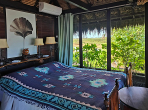 Beachfront Villa Nixie and the Sea