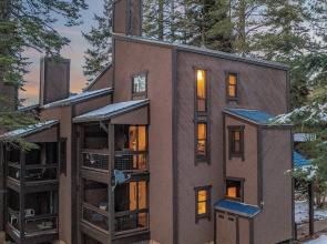 Arroyo by Avantstay Peaceful Mountain Townhouse w/ Large Private Balcony