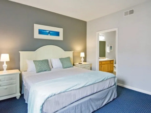 Runaway Beach Club 2202 - Three Bedroom Condo