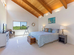 Grateful Getaway - Four Bedroom Home